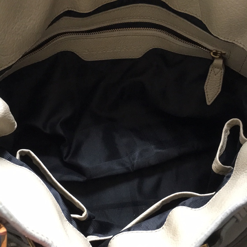 Burberry Leather Tote Bag w/belt - Picture 3 of 6